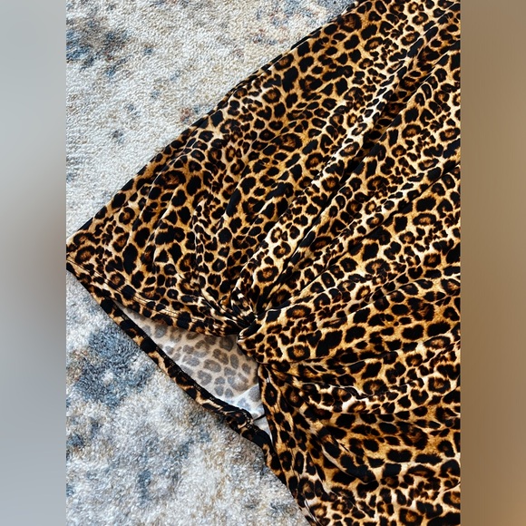 Cream n Sugar Cheetah Print Top with Knot - Picture 5 of 8